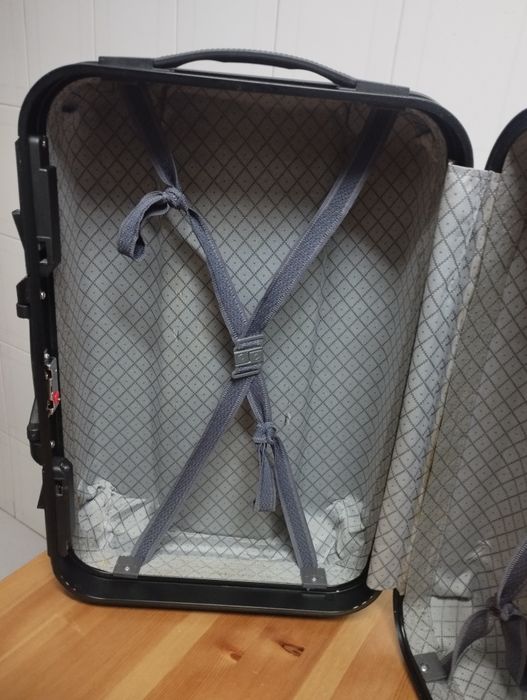 Mala de viagem Diplomat rígida preta – 58 × 38 × 22 cm