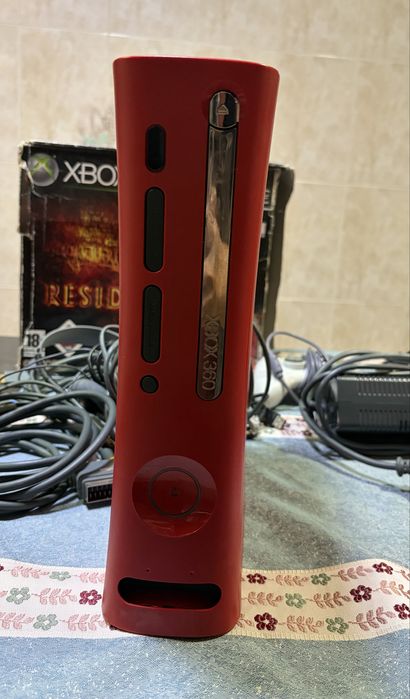 Xbox 360 Edição Limitada Resident Evil + 2 comandos + Caixa e manuais