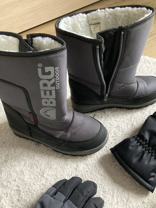 Botas Neve e 2 pares luvas CRIANÇA