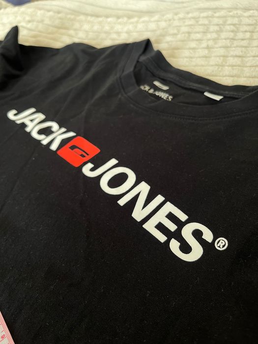3 Чоловічі футболки Jack Jones  в кольорах за ціною 1