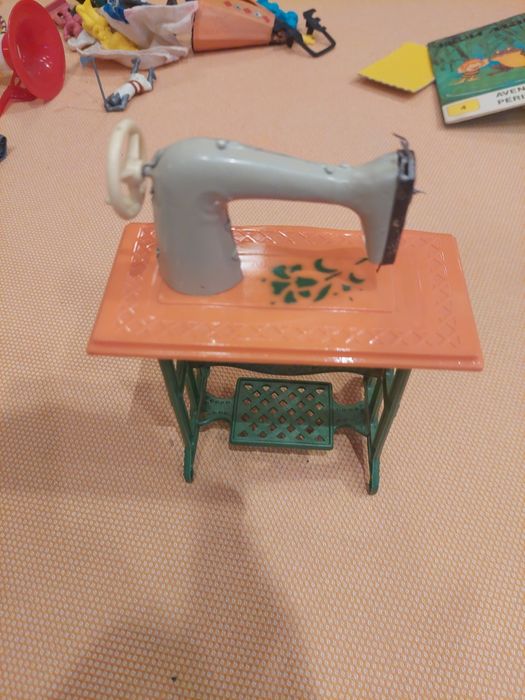 Brinquedo português máquina costura antiga Pepe