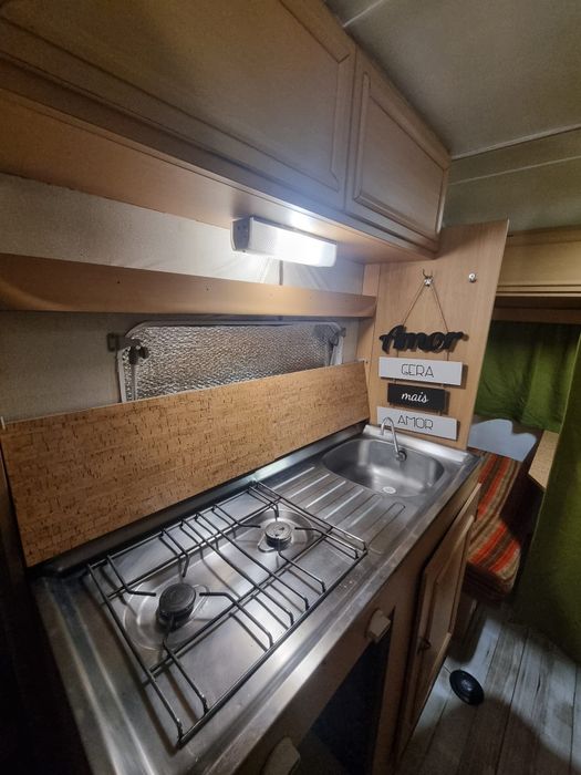 Caravana c/ WC e documentos