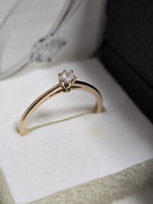 Золота каблучка з діамантом. Кольцо с бриллиантом, помолвочное