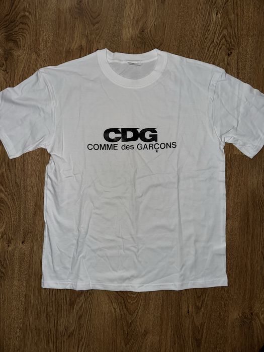 Футболка comme des garcons