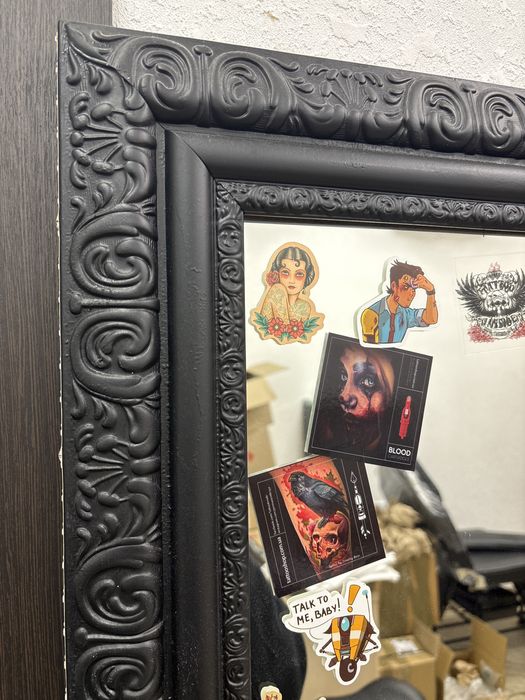 Велике дзеркало у рамі з підсвіткою 143/112 см