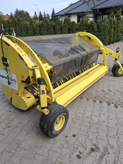 Podbieracz do trawy pickup John Deere 630C