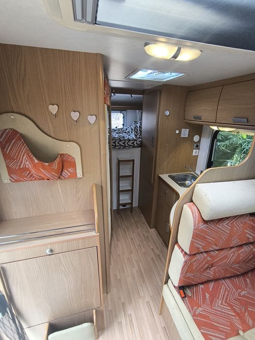 Autocaravana Ford 140cv 2010 57.000km garagem para moto