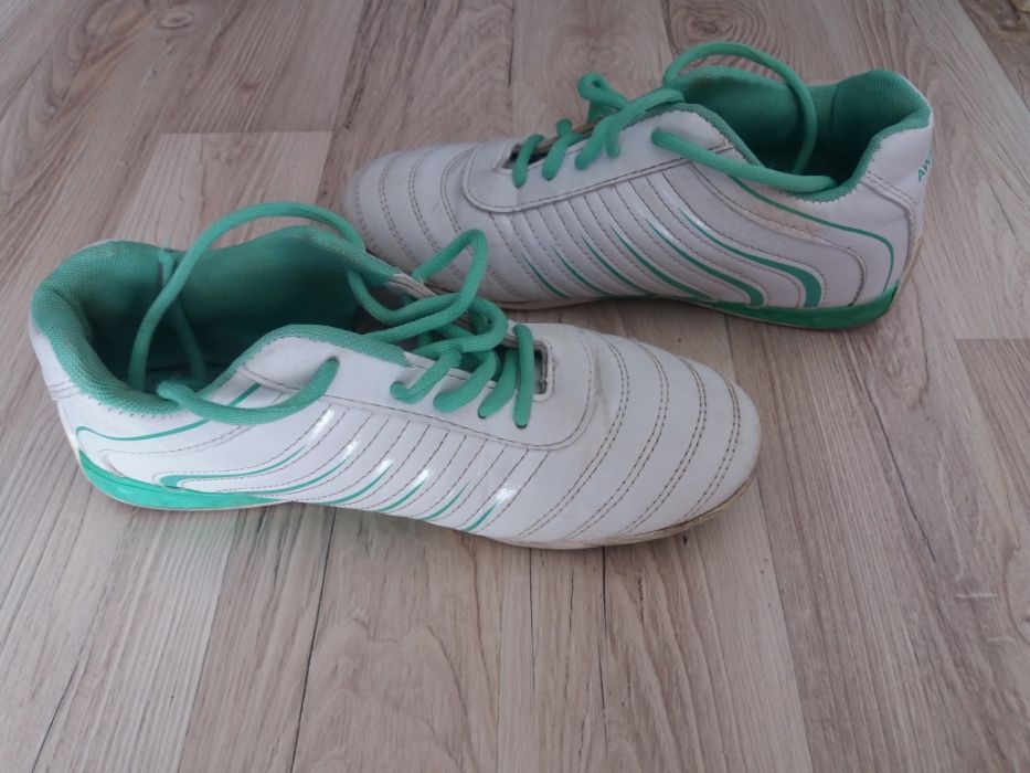 Buty sportowe r. 38