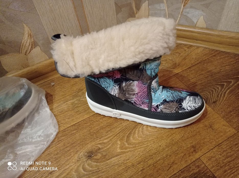 Продам новые зимние сапоги