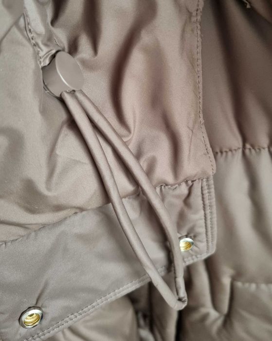 Трендова куртка кольору кави