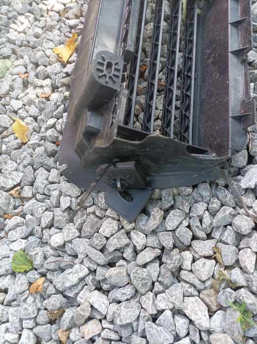 Wlot powietrza kierownica powietrza żaluzja dacia duster 2 ii