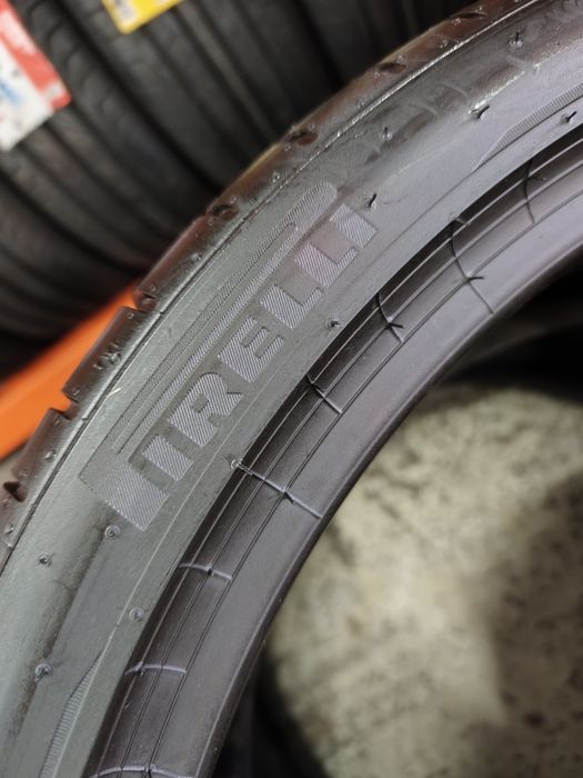 Pneus 315/30r22 Pirelli P Zero * 1 com 85% piso