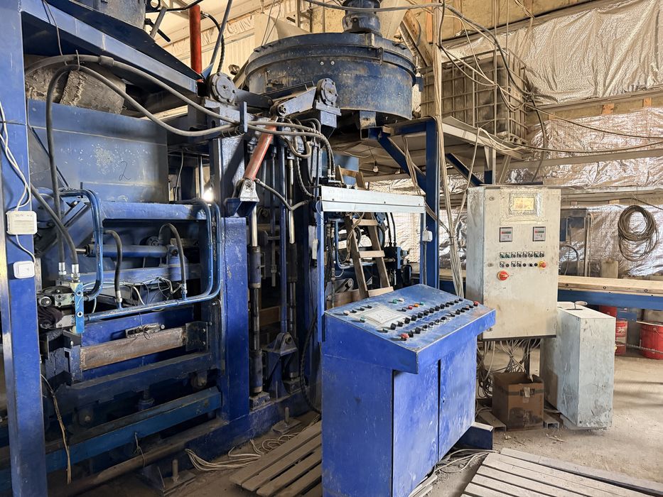 Вібропрес лінія для виготовлення бруківки