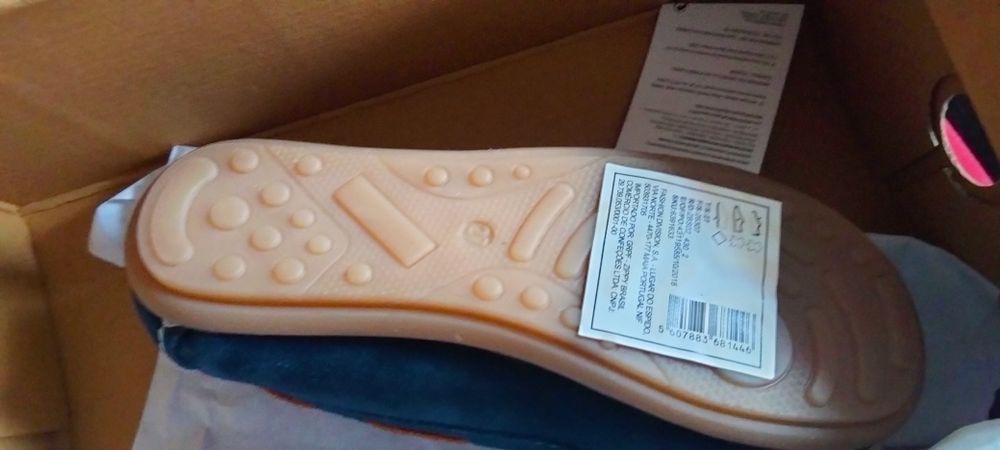 Sapatos Novos Zippy