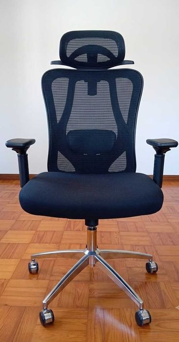 Cadeira de escritório ergonômica Mitsai Tokyo Preta