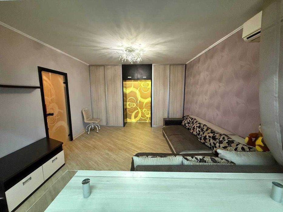 4 станция Большого Фонтана, 4-х комнатная свободная квартира.