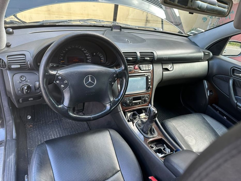 Mercedes -Benz 220 CDI