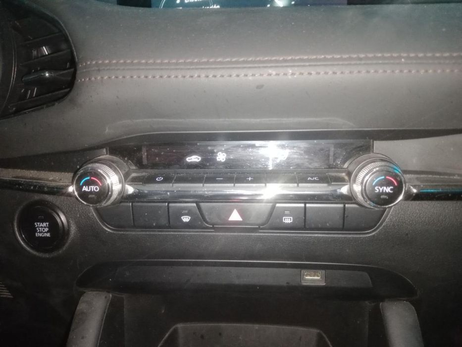 Capô Mazda 3 Berlina Bp