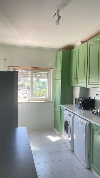 Sala/quarto para arrendar em fernão ferro, Quinta das laranjeiras, 450€ -Entrada imediata