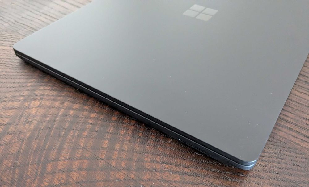 SURFACE Laptop 3 – Intel i5-1035G7/8GB RAM/256GB SSD/13.5" PixelSense