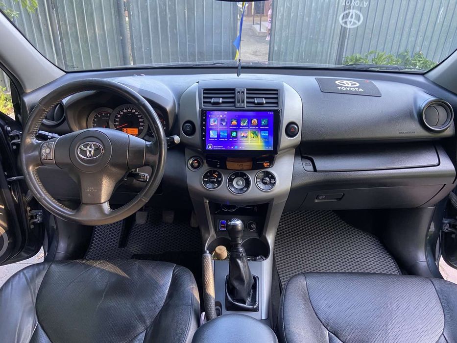 Toyota  RAV4 продам