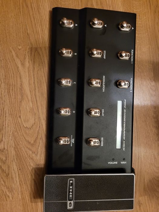 Line 6 Kontroler nozny