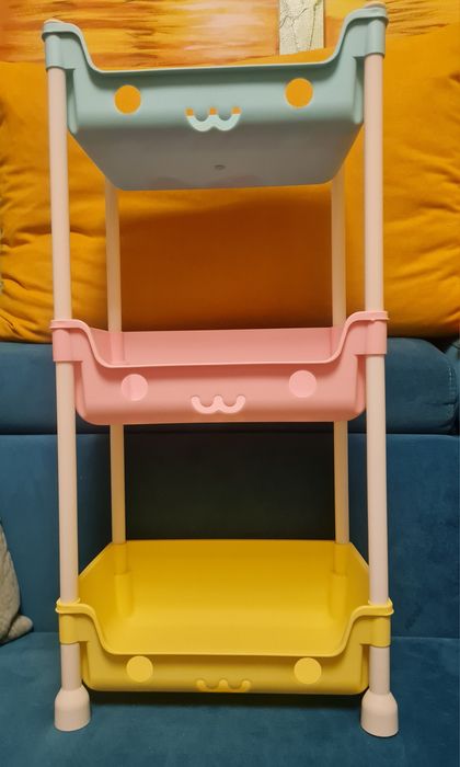 Pojemniki, regał na zabawki