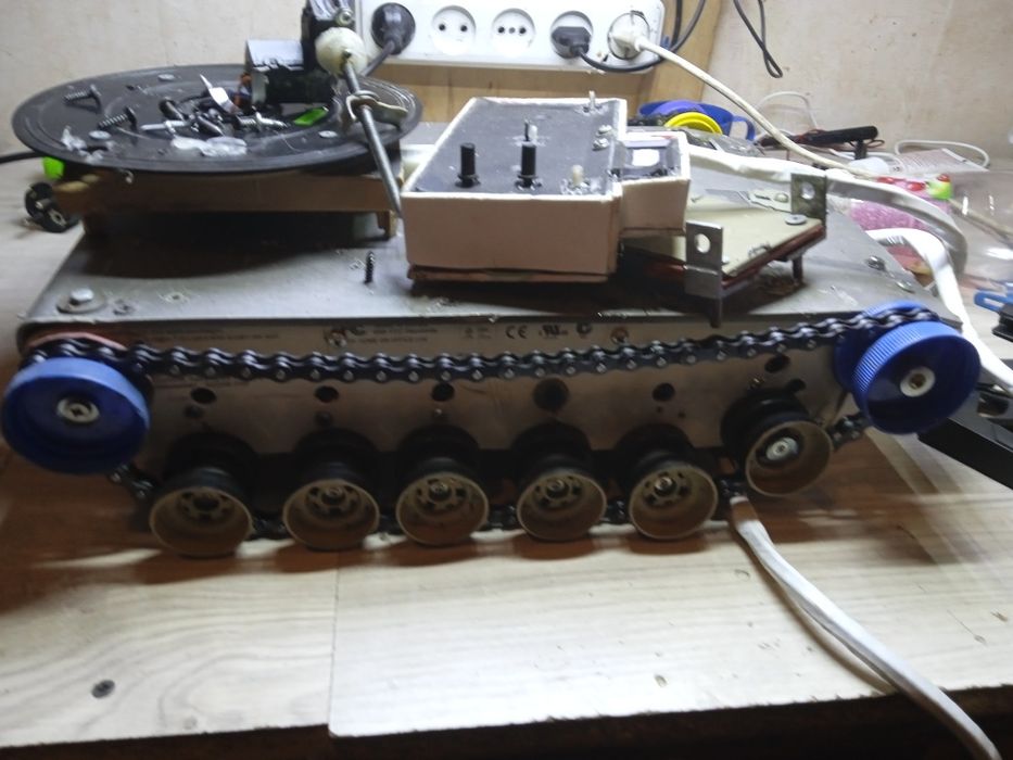 Танк самоделки! Очень мощный!