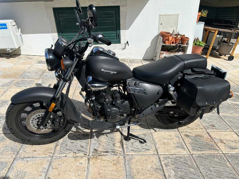 Keeway Superlight 125 cc em excelente estado