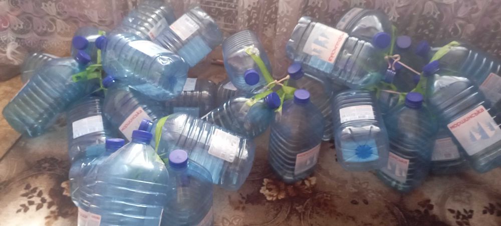 мерные бутылки, пластиковые бутли