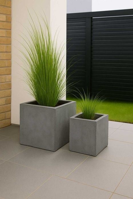 Donica betonowa, Doniczka z betonu 28x28x28 GRAFIT Barwione w masie