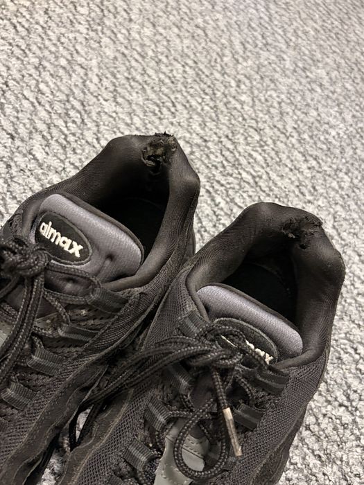 Nike air max 95 triple black