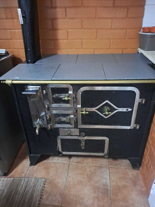 Fogao A lenha com chaminé