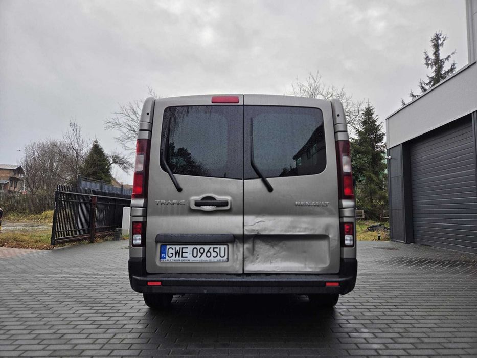 Renault Trafic 2018r 9 osobowe