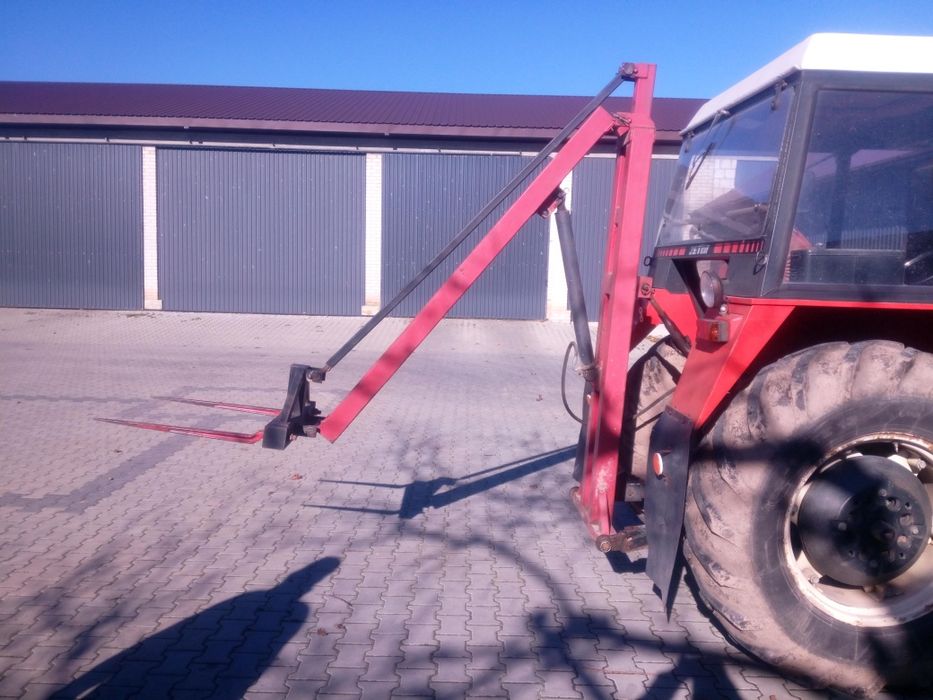 Ładowacz na tył ciągnika