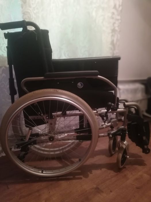 Візок для людей з обмеженими рухами.