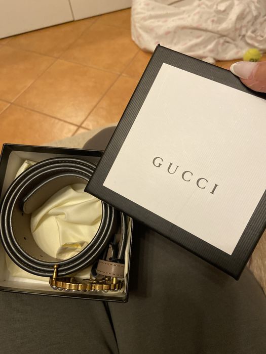 Cinto Gucci bege com perolas