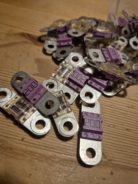 Bezpieczniki Littelfuse 58V 200A