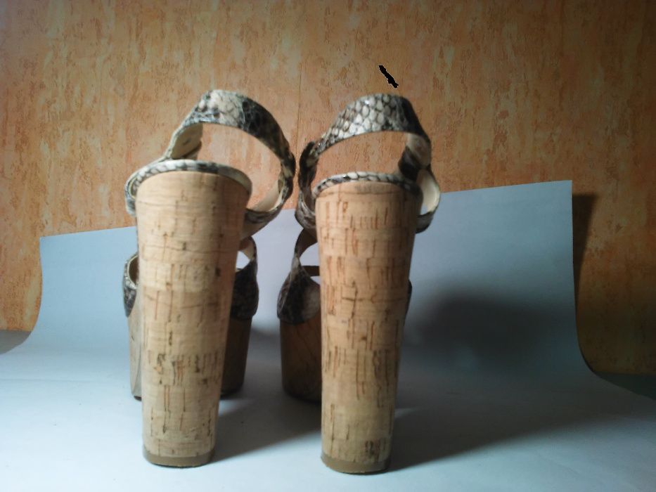 buty sandały na platformie GUESS, roz.37/ 23,5cm-max 24cm