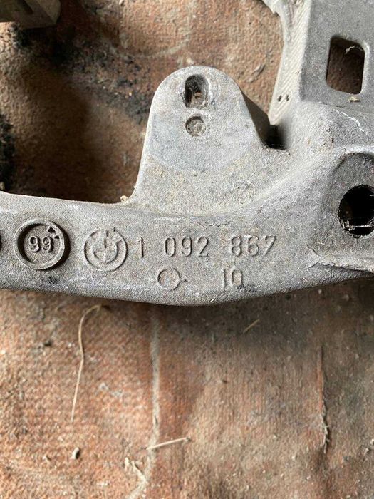 Підрамник передній подрамник балка BMW E39 2.0i БМВ 1092867 1092868
