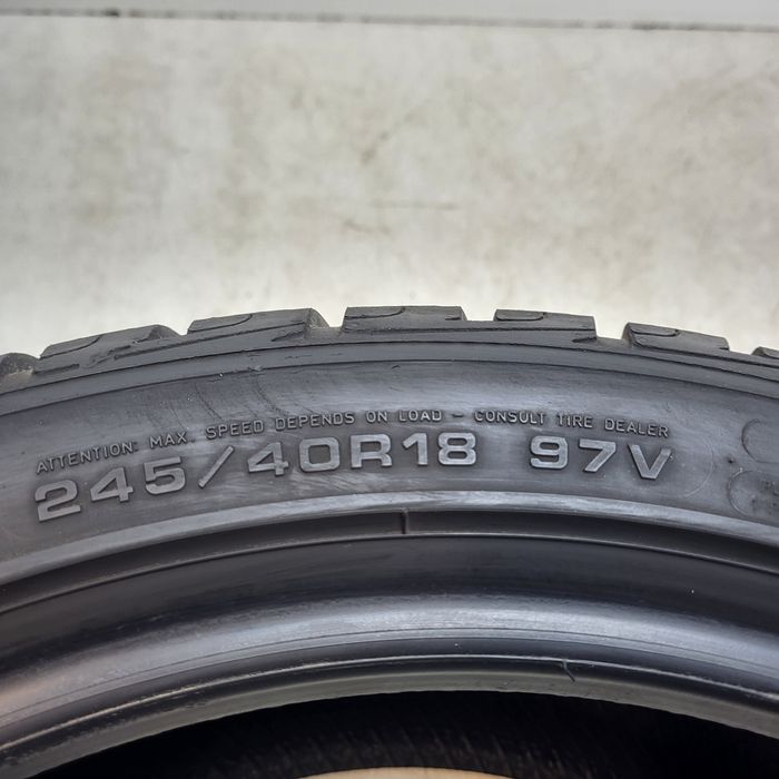 Opony zimowe 245/40/18 - GOODYEAR Ultra Grip Performance Gen-1 XL AO