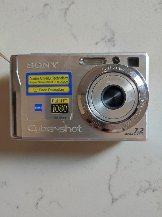 Câmara Sony Cibershot DSC W80 com bateria extra  e cartão 1 GB