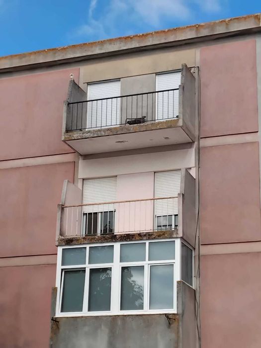 Quarto de casal grande com varanda