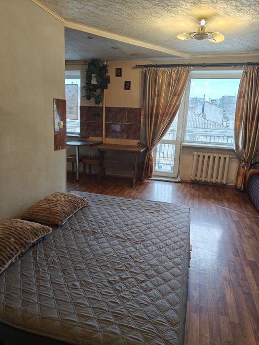 Сдаю 1-кв Центр ул.Успенская/ Преображ. с Балконом- 8000гр