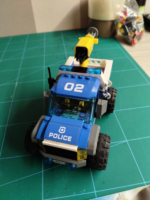 LEGO 60172, pościg w górach