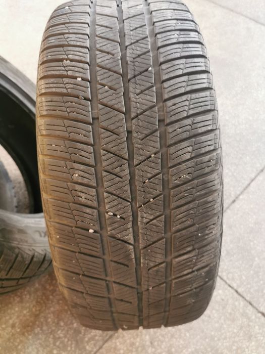 Продам зимову резину/ зимнюю резину 235/55/R17 Barum Polaris