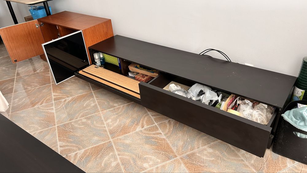 Conjunto móvel TV, aparador e mesa