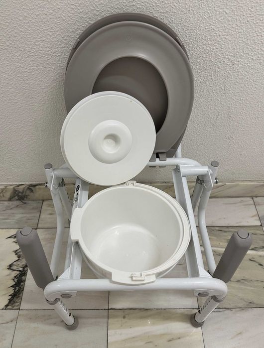 Cadeira Sanitária Izzo Invacare - Nova!