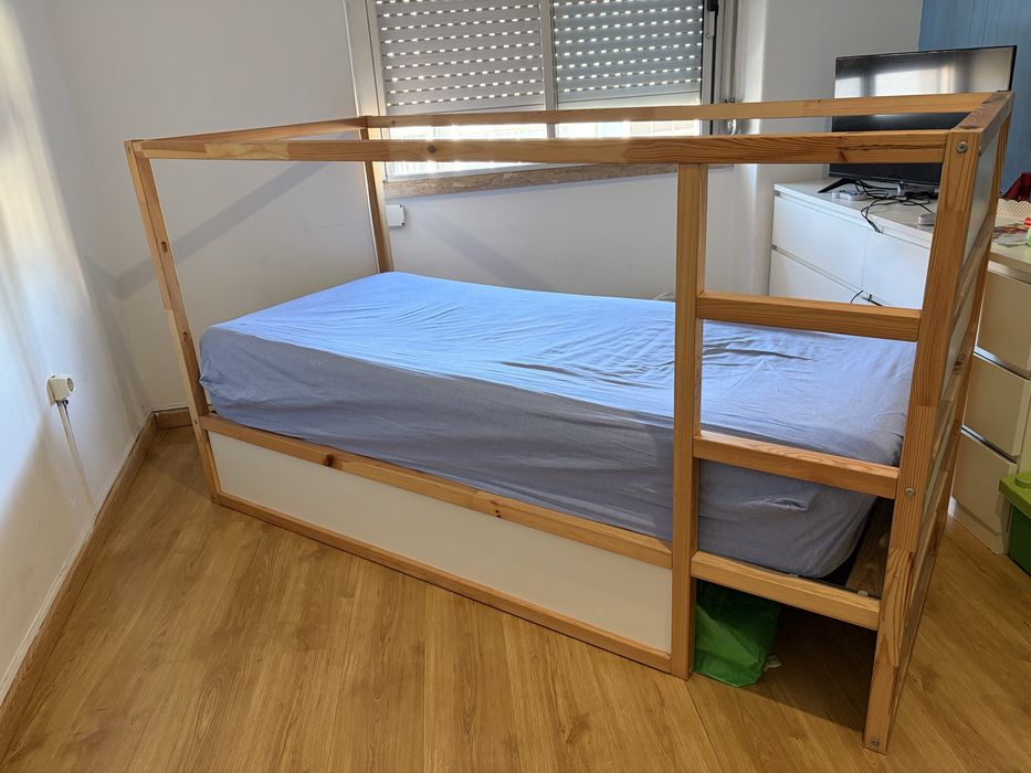 Cama KURA reversível + colchão