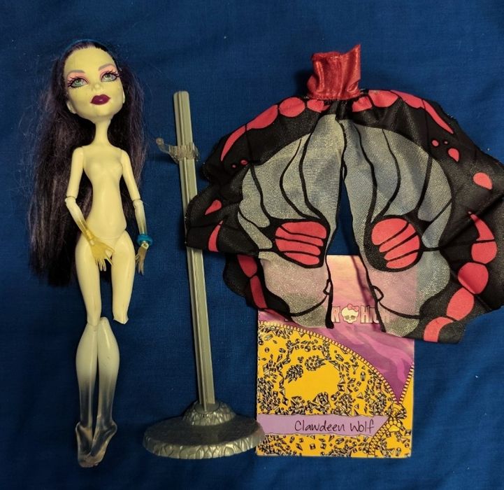 Меделін Медді евер афтер хай щоденник монстер хай Спектра нюд